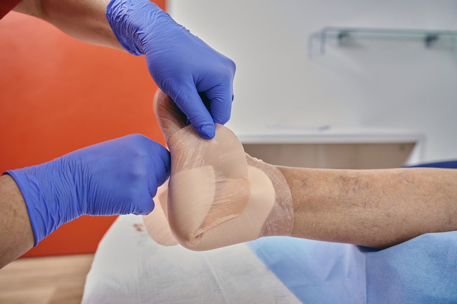 Dracofoam Ferse haft, Fixierung