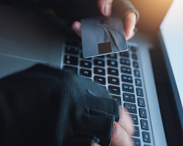 Achtung vor betrügerischen Mails und Anrufen