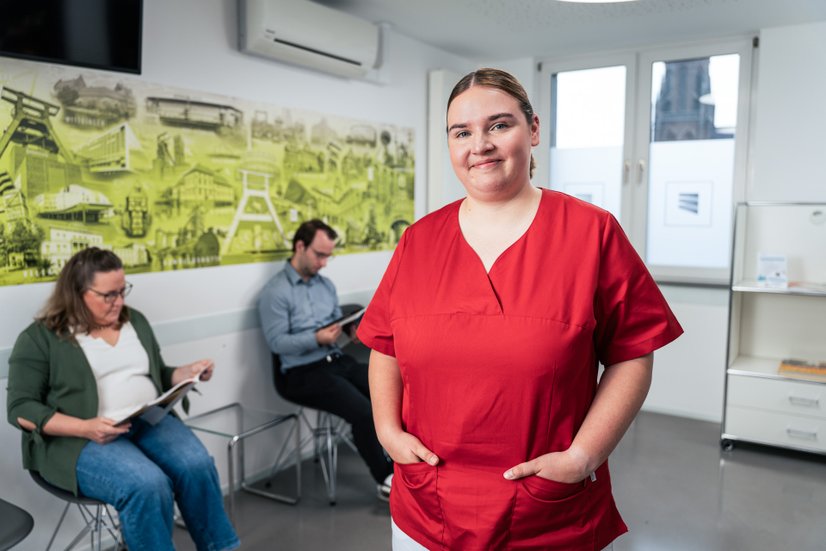 MFA in Arztpraxis arbeitet mit Wundversorgungsprodukten von DRACO