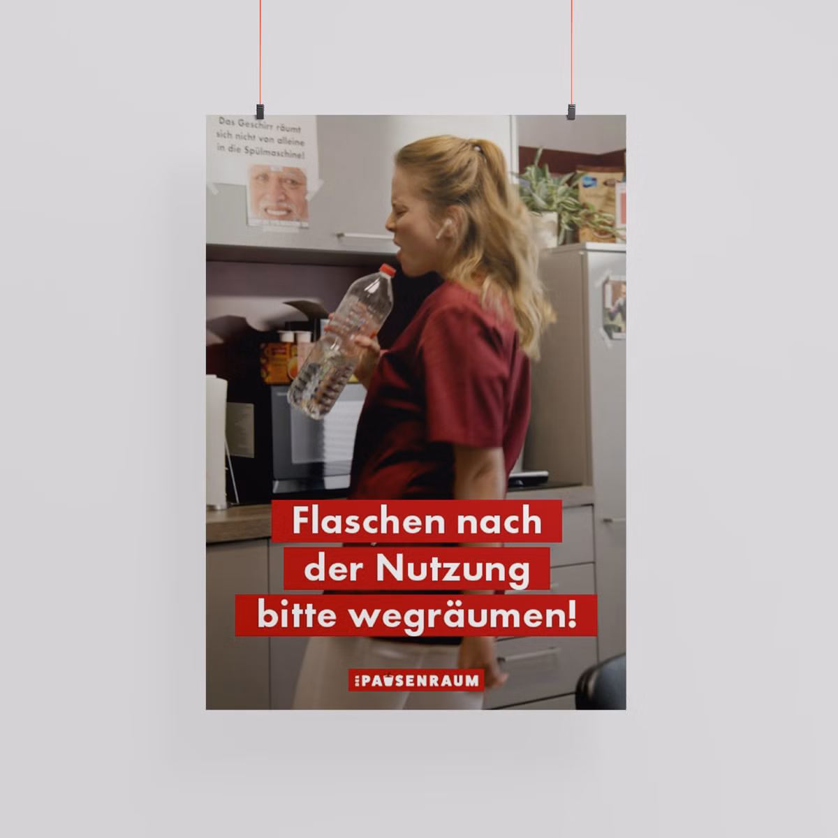 Pausenraum Plakat: "Flaschen wegräumen"