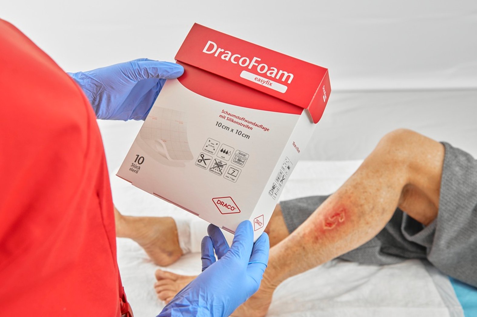DracoFoam easyfix - MFA vor der Anwendung der Wundauflage beim Patienten