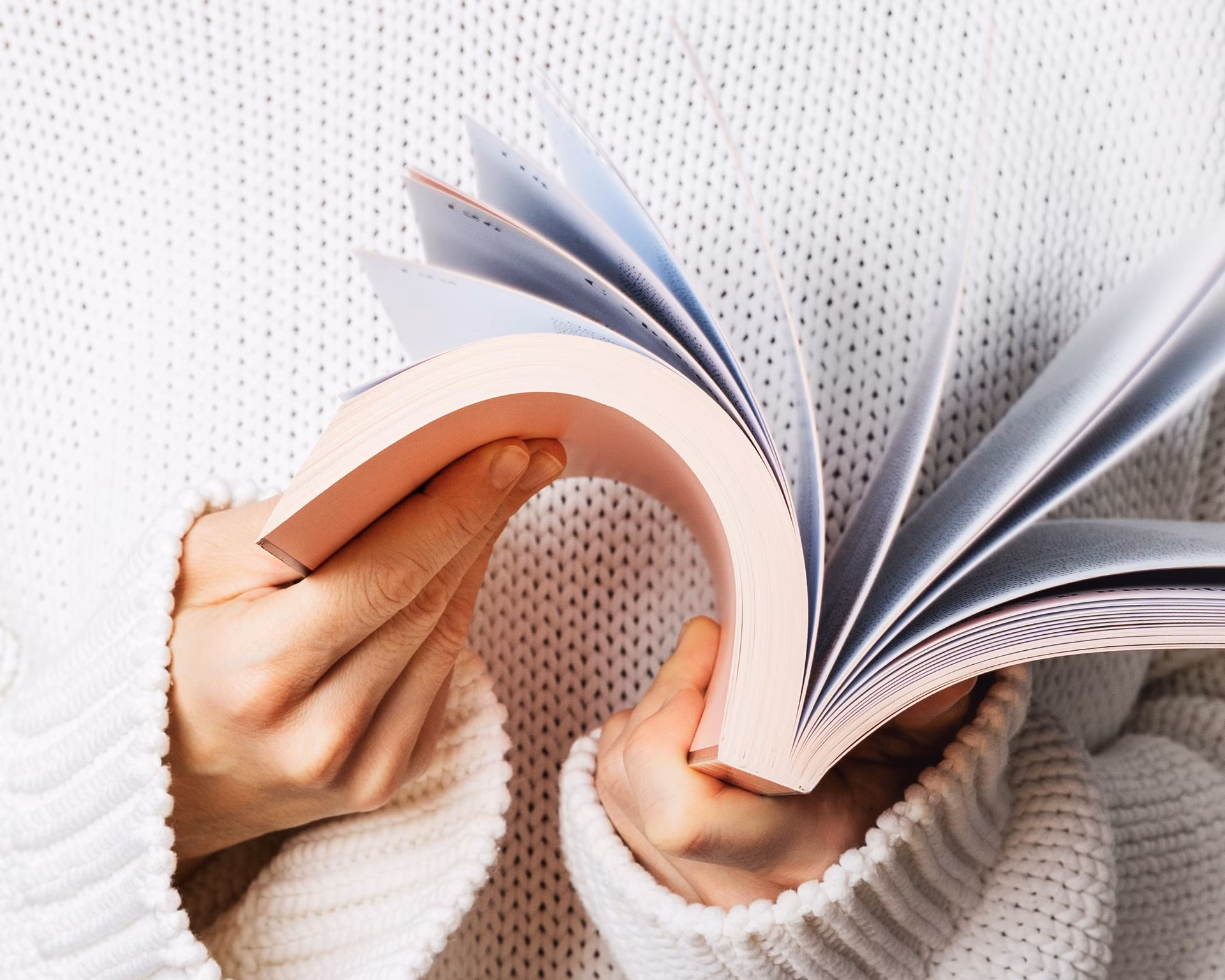 Wundexikon: Nachschlagen in einem Buch, Illustration