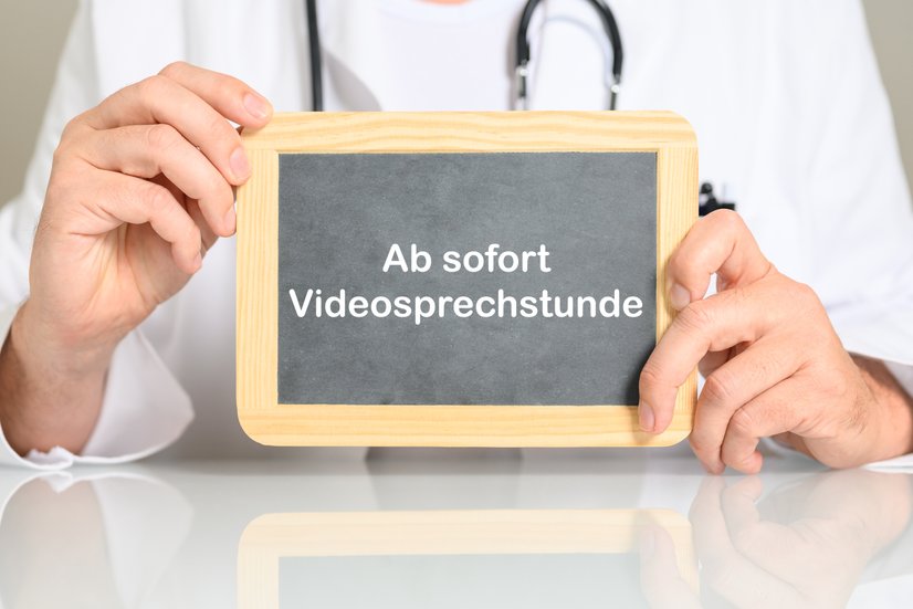 Videosprechstunde, Telefonsprechstunde, Ankündigung auf Tafel