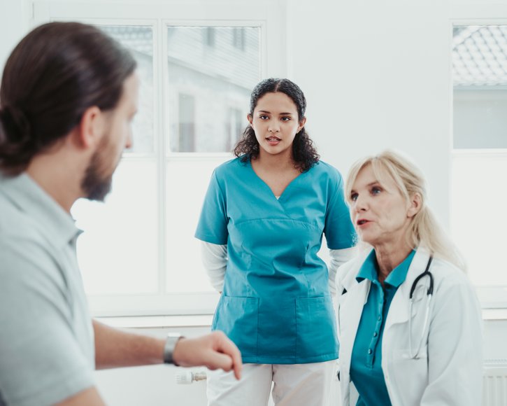 Passende Umgangsformen helfen, dass Patienten sich wohlfühlen