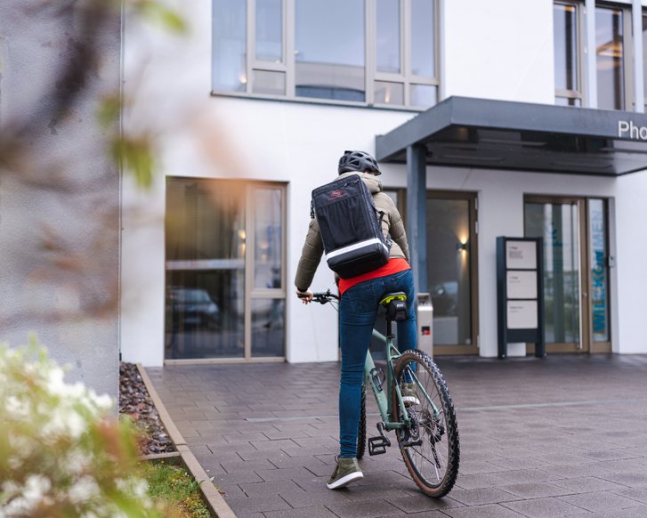 Pflegeheime schließen, in Kliniken fehlt Personal