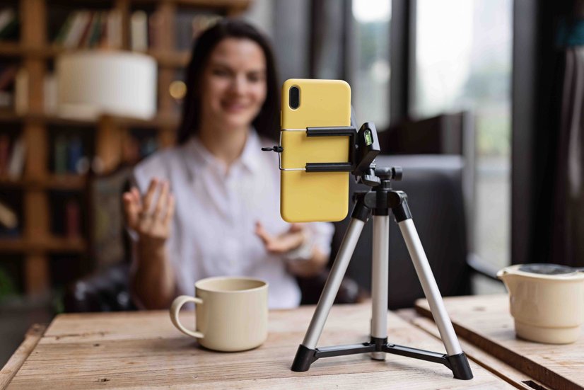 Influencerin nimmt sich auf