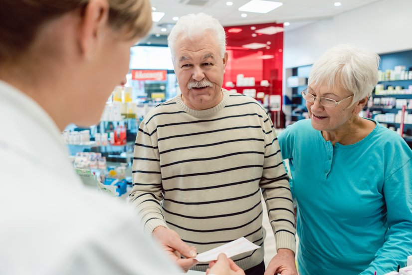 Dementer Herr in Apotheke