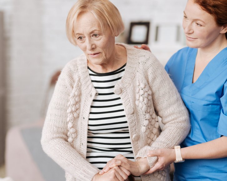 Sturzprävention im Pflegeheim: Diese Strategien wirken