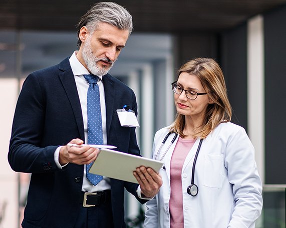 Pharmavertreter in der Arztpraxis: Chancen und Herausforderungen für Medizinische Fachangestellte