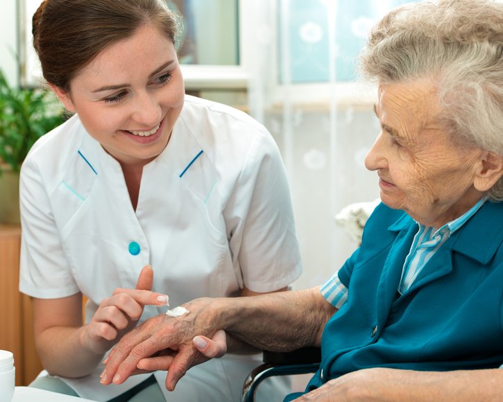 Hautverletzungen nach einer Strahlentherapie behandeln 