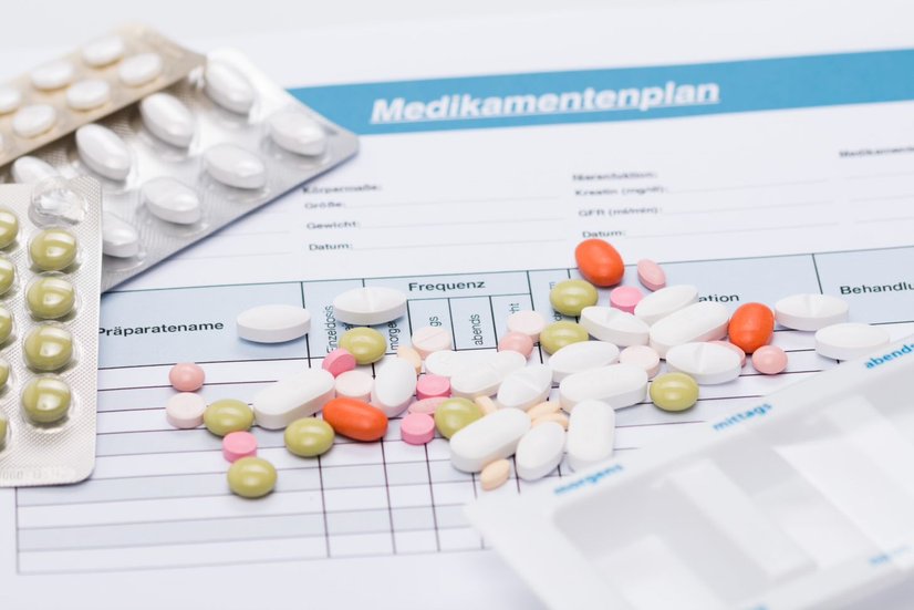 Arzneimittel: Tabletten und Medikamentenplan