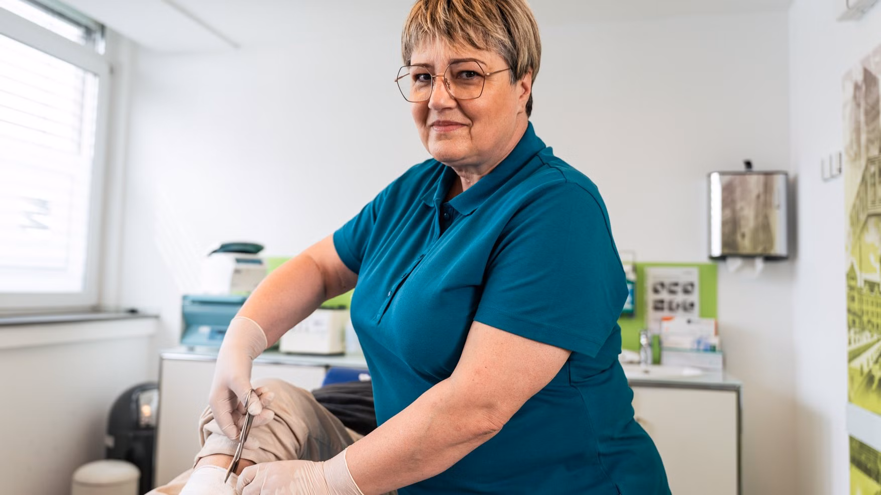 MFA führt Wundversorgung bei Patientin mit DRACO Produkten durch