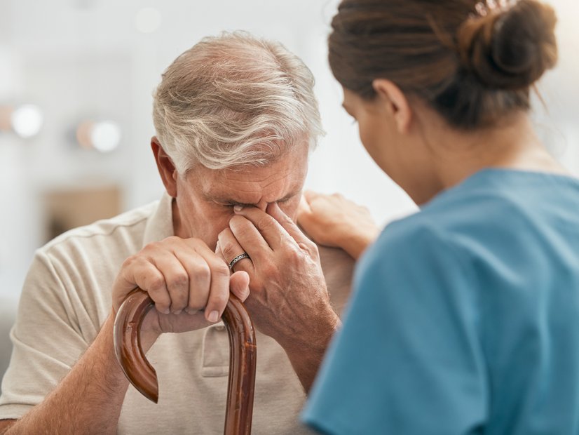 Altersdepression, Senior mit Pflegekraft
