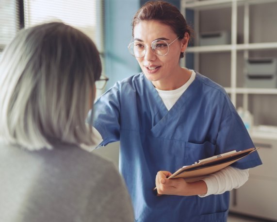 Demenzsensible Kommunikation in der Praxis: Verstehen, Begleiten, Unterstützen